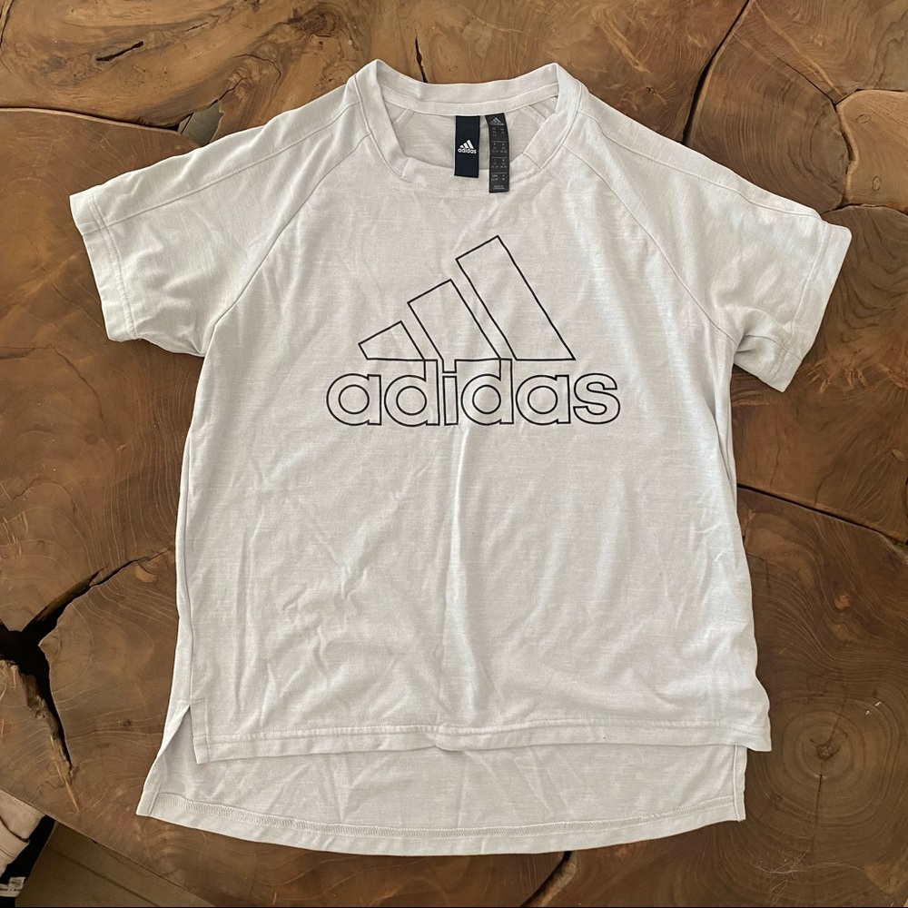 Adidas t shirt